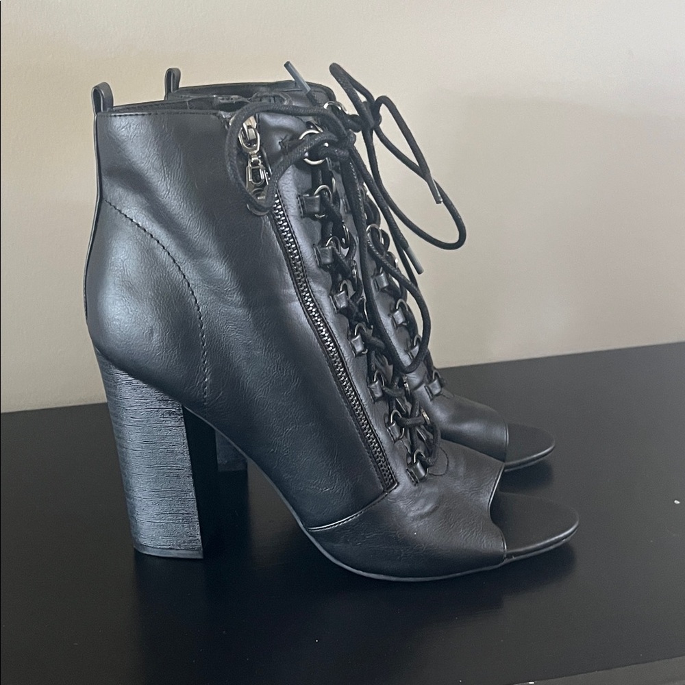 G by Guess High Heel Open Toe Lace up Boots With Zipper Sides: Size 10